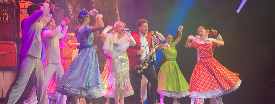 Развлекательное шоу в Театре