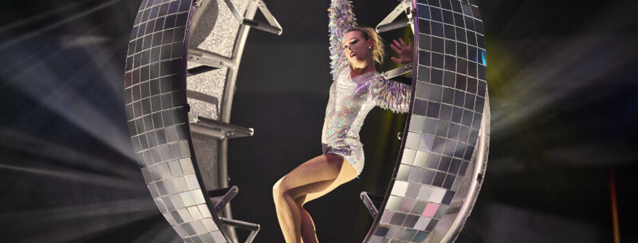 Шоу в театре