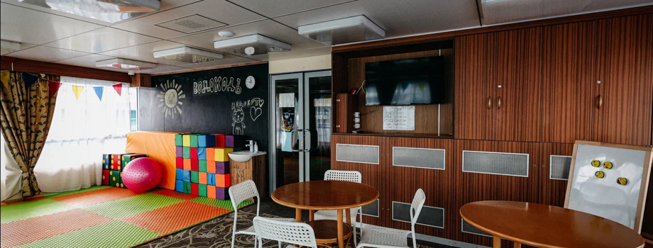Детский клуб на средней палубе