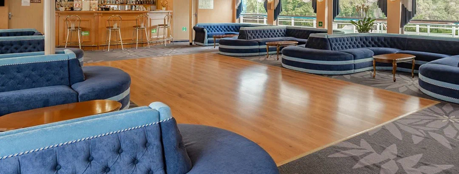 Конференц-зал и бар "Ладога"