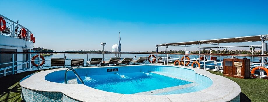 Бассейн на открытой палубе