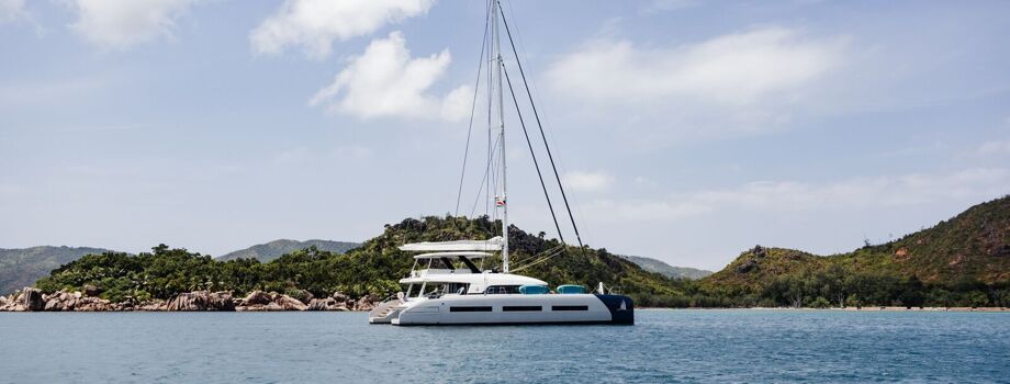 Парусно-моторный катамаран Spirit of Ponant