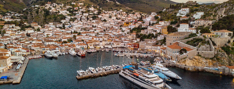 Мега-яхта Variety Voyager