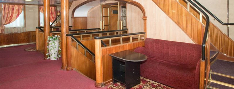 Холл средней палубы