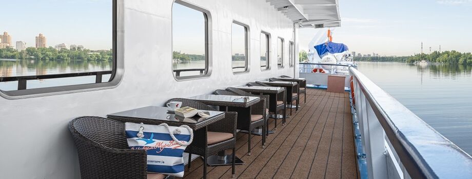 Зона отдыха на шлюпочной палубе