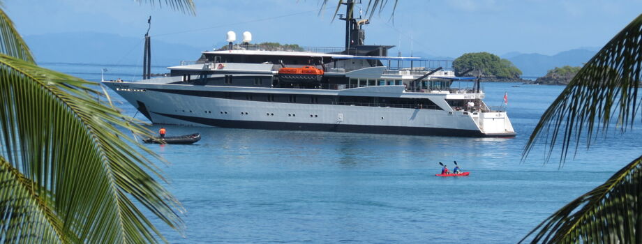 Мега-яхта Variety Voyager