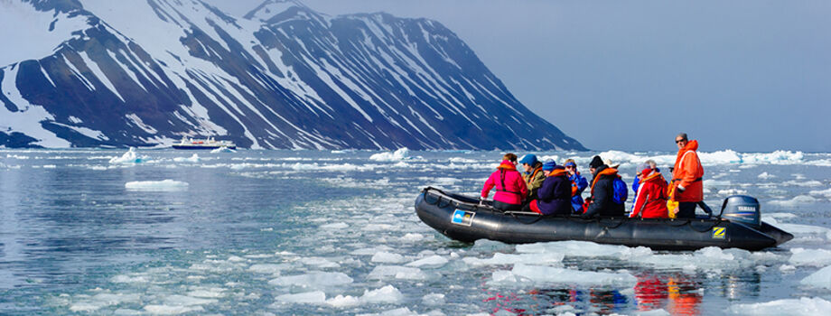 Экскурсия на экспедиционной лодке