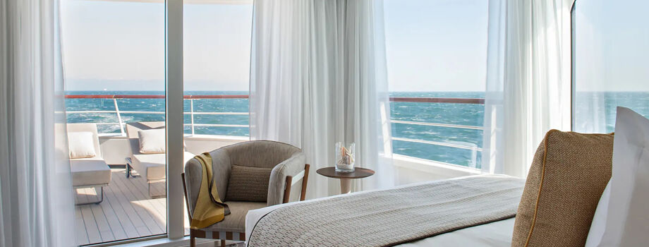 Спальня в каюте Grand Suite Deluxe