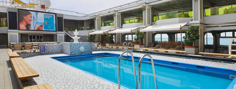 Бассейн на открытой палубе