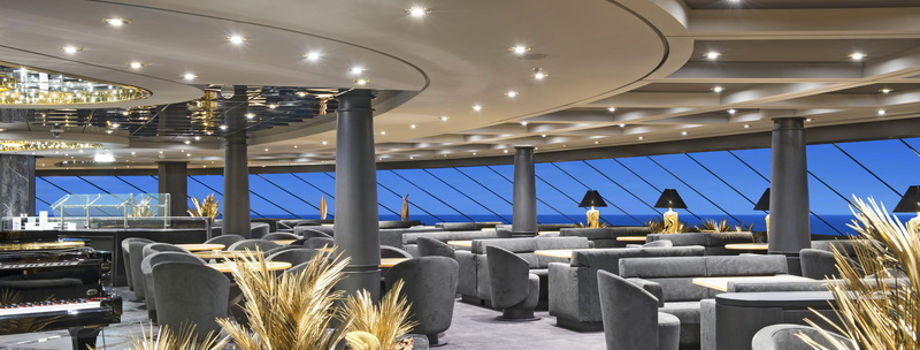 Салон (Yacht Club - Top Sail Lounge)