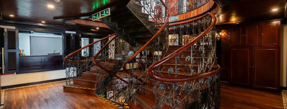 Холл теплохода La Marguerite