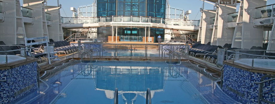 Бассейн (The Pool)