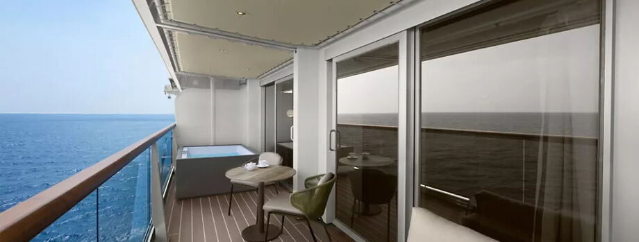 Терраса с джакузи в каюте Cove residence with whirlpool