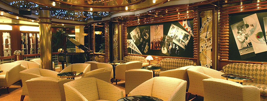 Бар Crooners Lounge & Bar